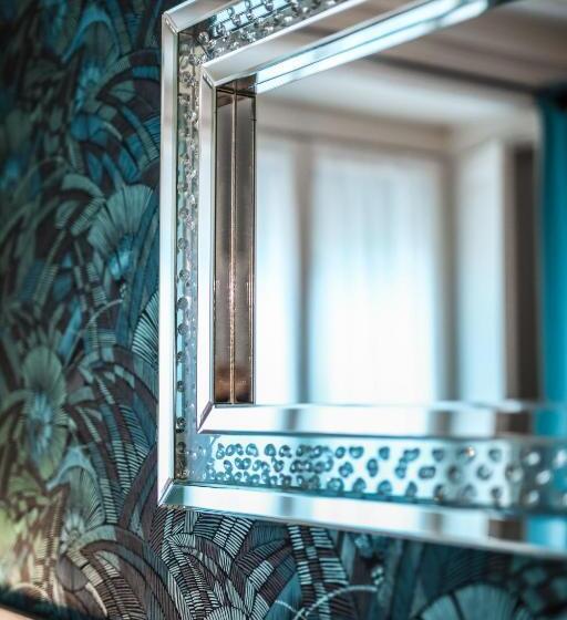 Номер Стандарт, Hôtel De La T.a