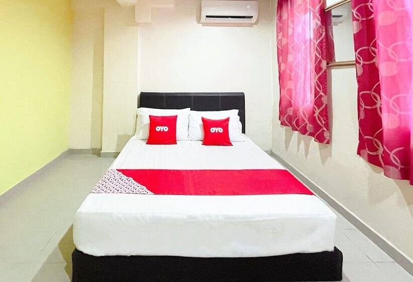 Номер Deluxe, Oyo 90324 Muar Station