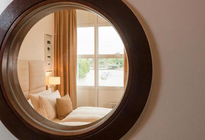 سوییت, Abion Villa Suites