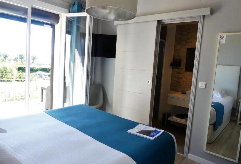 اتاق استاندارد با تراس و چشم‌انداز دریا, Hôtel De La Vierge Noire