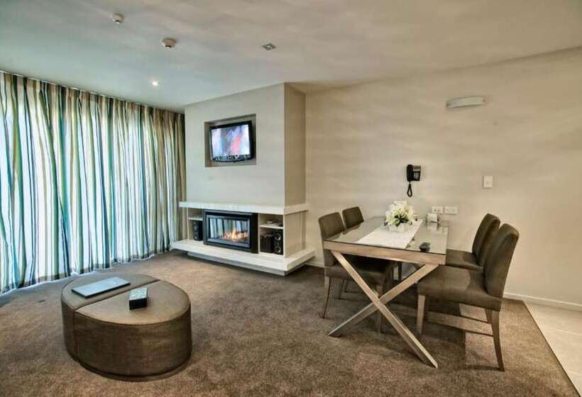 스위트, The St James Premium Accommodation