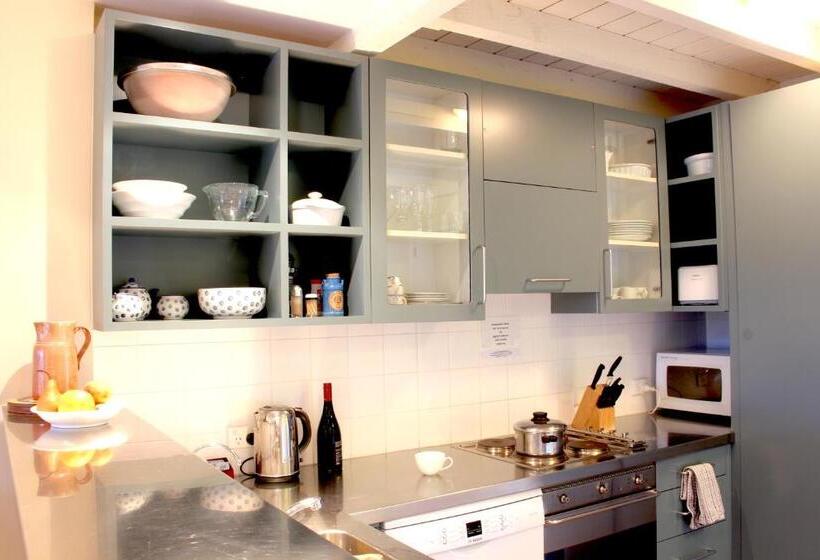 Апартаменты 2 Спальни Вид на Море, Bruce Waterfront Apartments