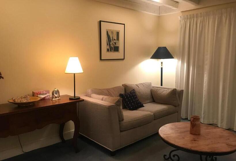 Апартаменты 1 Спальня Вид на Сад, Bruce Waterfront Apartments