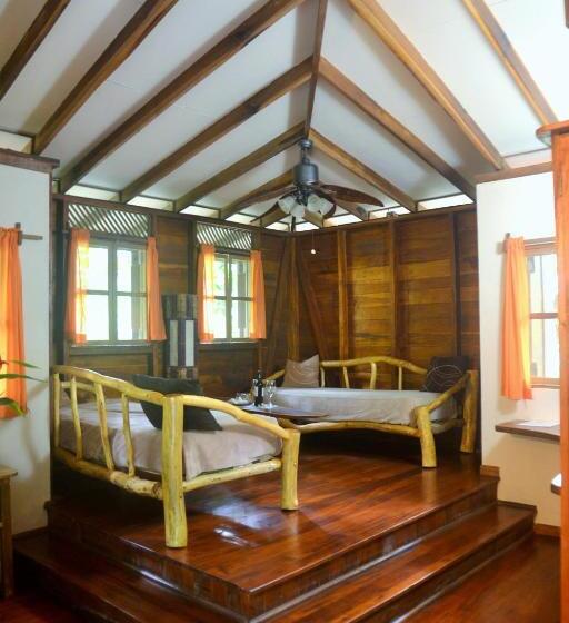 スーペリアー１ベッドルームビラ, Pachamama Jungle River Lodge   Punta Uva
