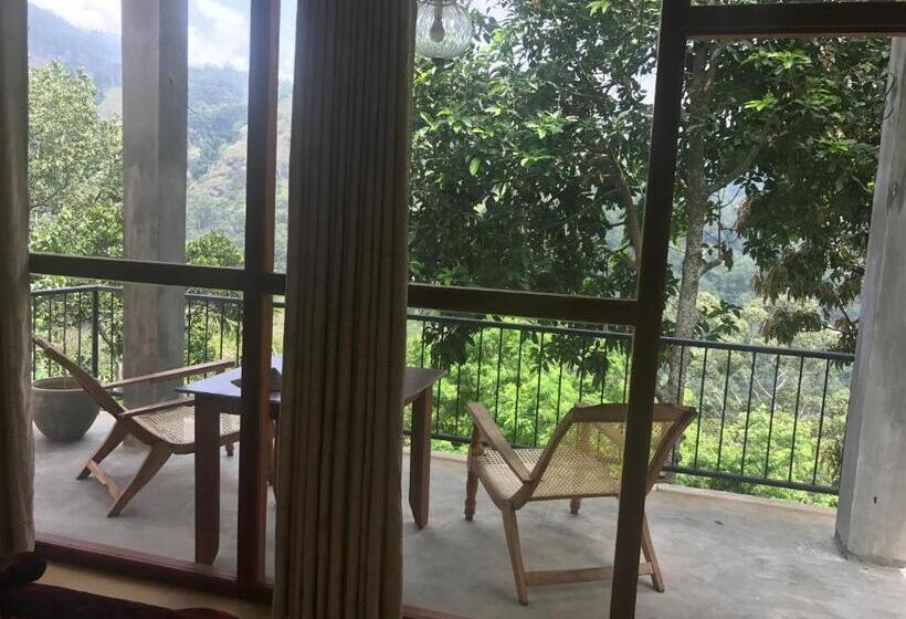 Номер Стандарт Трехместный, Raveena Guest House