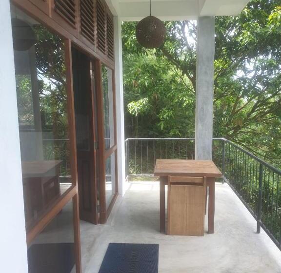 Номер Стандарт Вид на Горы, Raveena Guest House