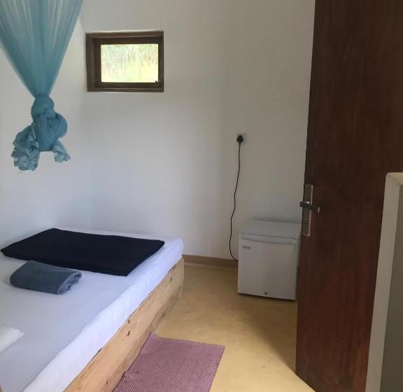 Номер Стандарт Трехместный, Raveena Guest House