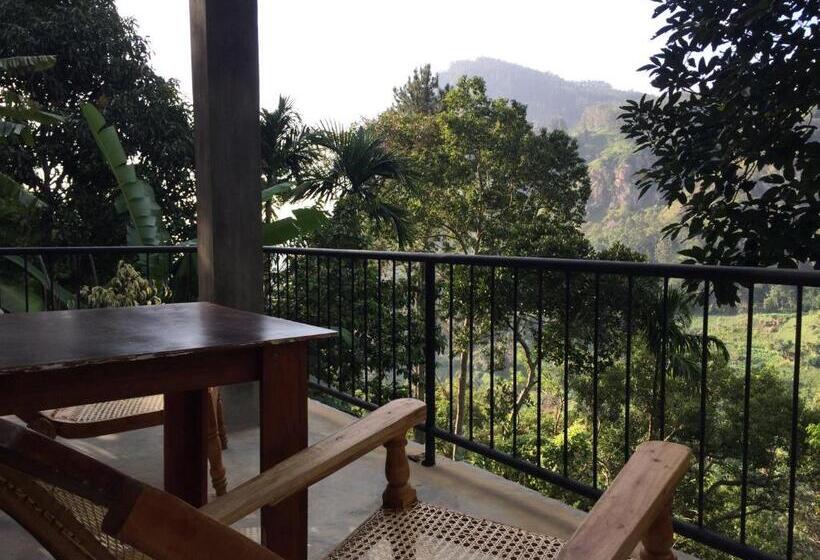 Номер Стандарт Трехместный, Raveena Guest House