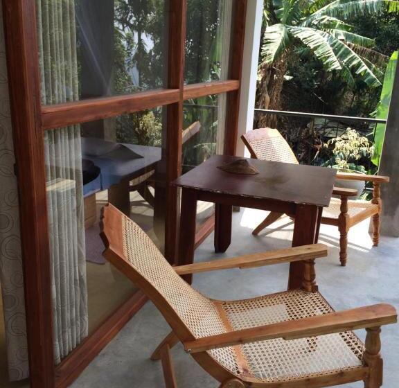 Номер Стандарт Трехместный, Raveena Guest House