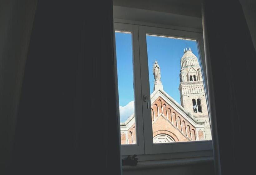 オーシャンビューデラックスルームバルコニー付き, Il Viaggiatore Gaeta Medievale B&b