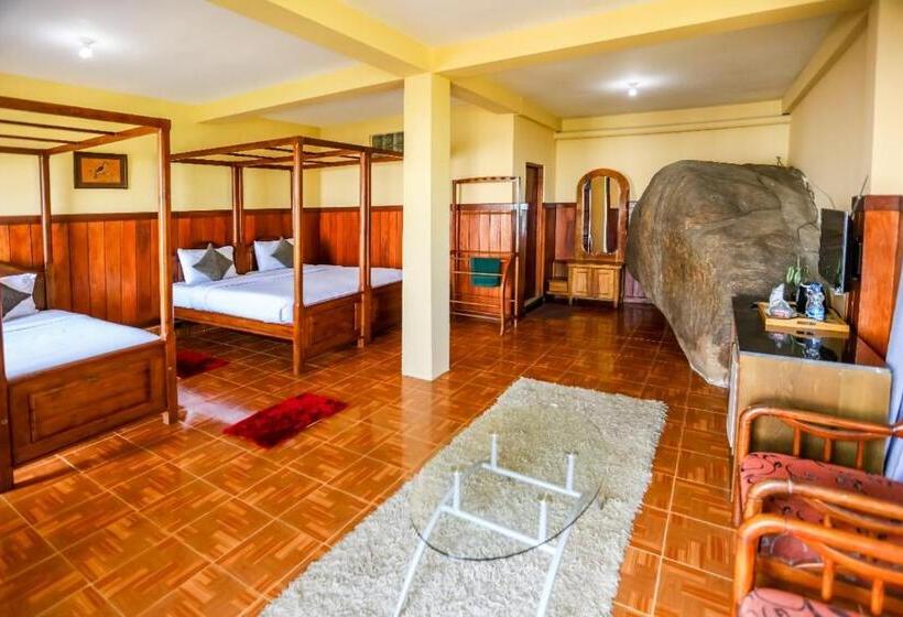 Трехместный Номер Deluxe, Srilak View Holiday Inn