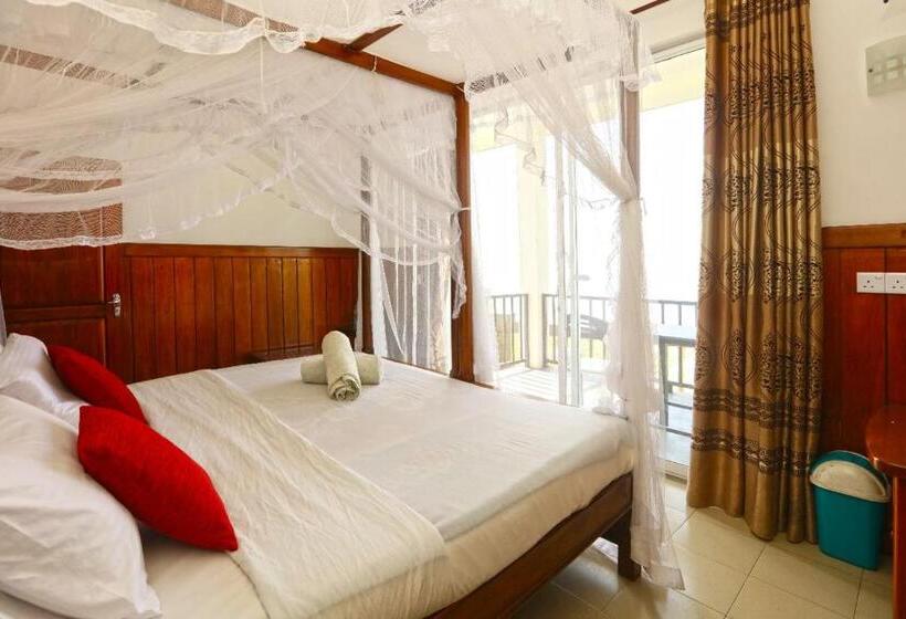 اتاق استاندارد, Srilak View Holiday Inn