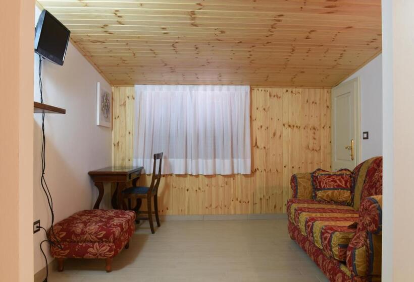 스탠다드 트리플 룸, Albergo Umbria