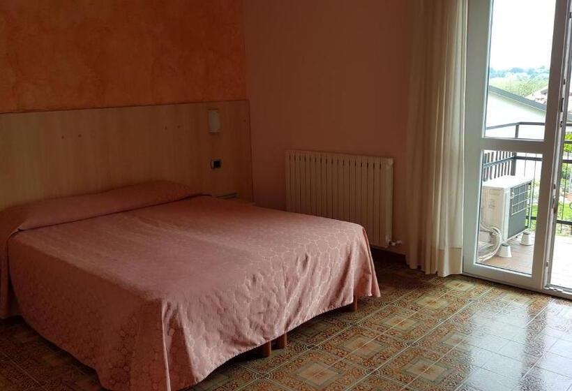 Номер Стандарт, La Collina