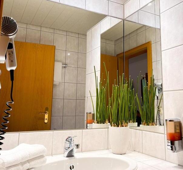 Номер Стандарт Трехместный, Wolf Hotel Zur Linde