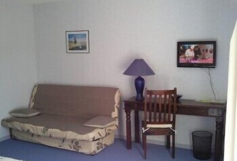 Номер Стандарт Трехместный, Logis L Auberge Du Quercy Blanc