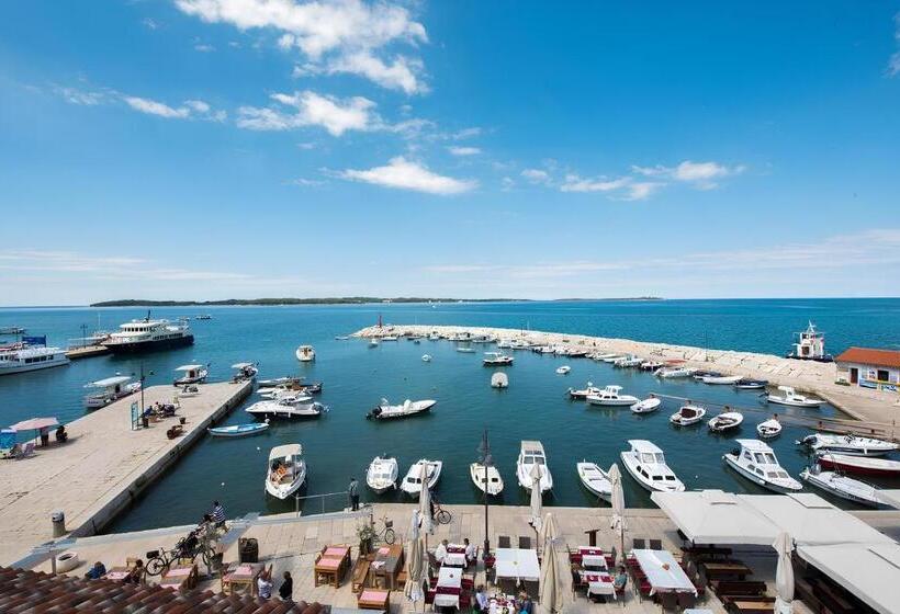 Номер Стандарт Вид на Море, Marina
