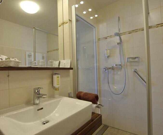 Номер Стандарт с Балконом, Land Gut Hotel Hotel Adlerbräu