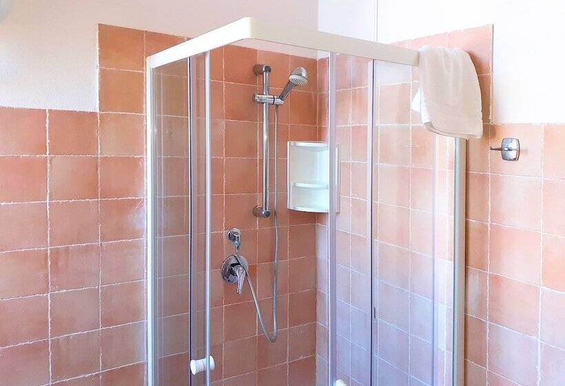 Pokój Standard Trzyosobowy, Villa Maria Pia