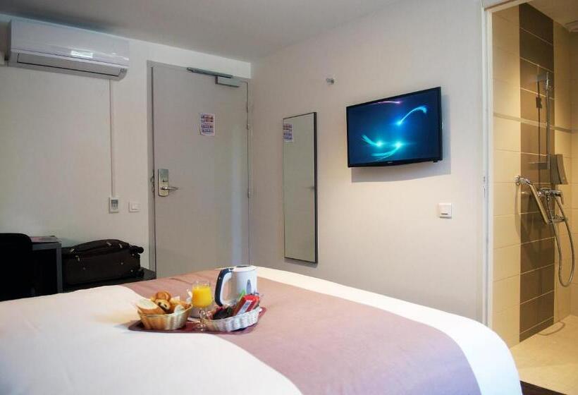 Номер Стандарт Трехместный, Brit Hotel Montpellier Euromédecine
