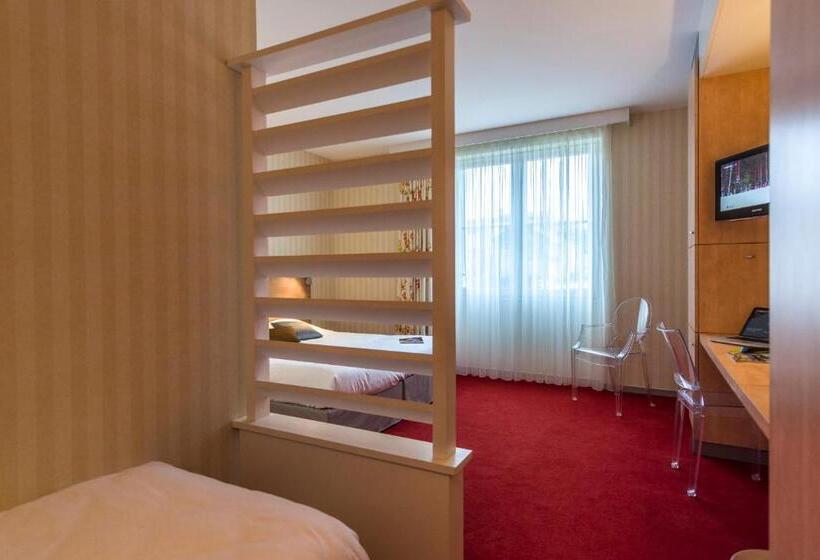 Трехместный Номер Superior, Hôtel Miléade Le Domaine De La Blairie   Saumur
