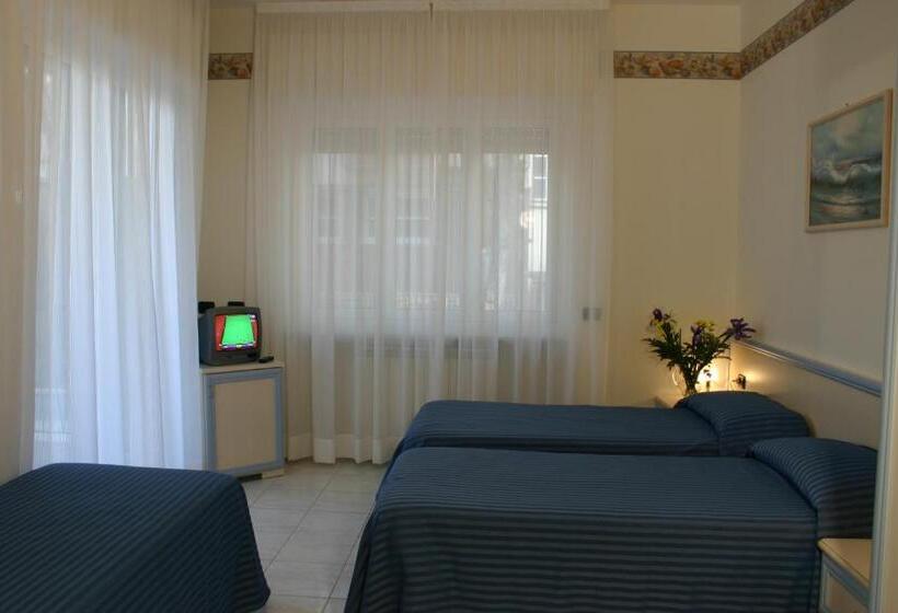 Номер Стандарт Трехместный, Residence Mediterraneo