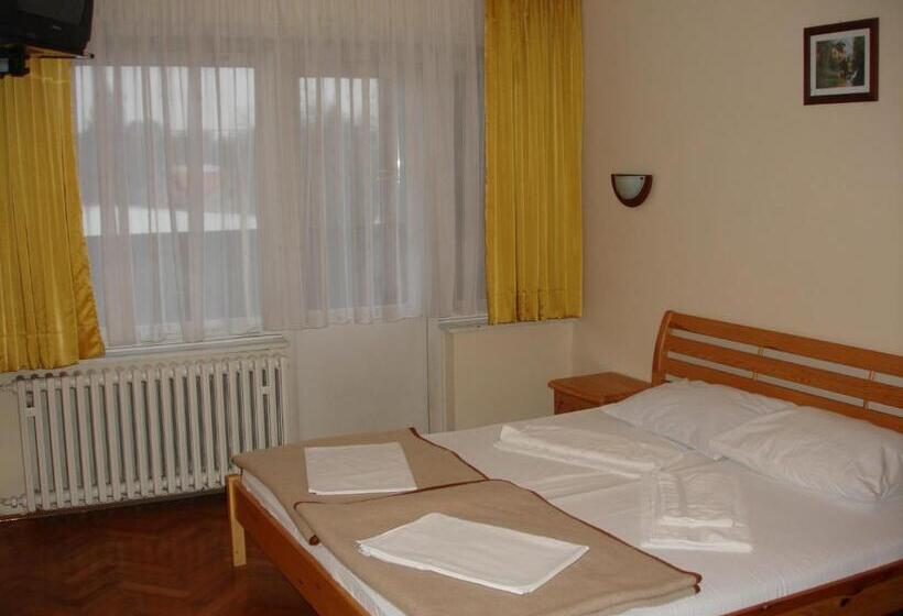 Номер Стандарт Трехместный, Rooms Bijela Ruža