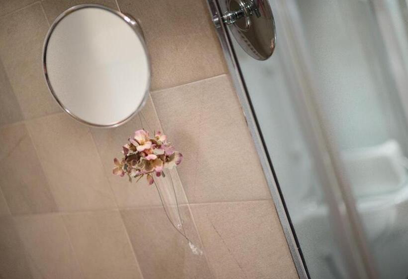 اتاق لوکس, Romantic Charming Hotel Rancolin