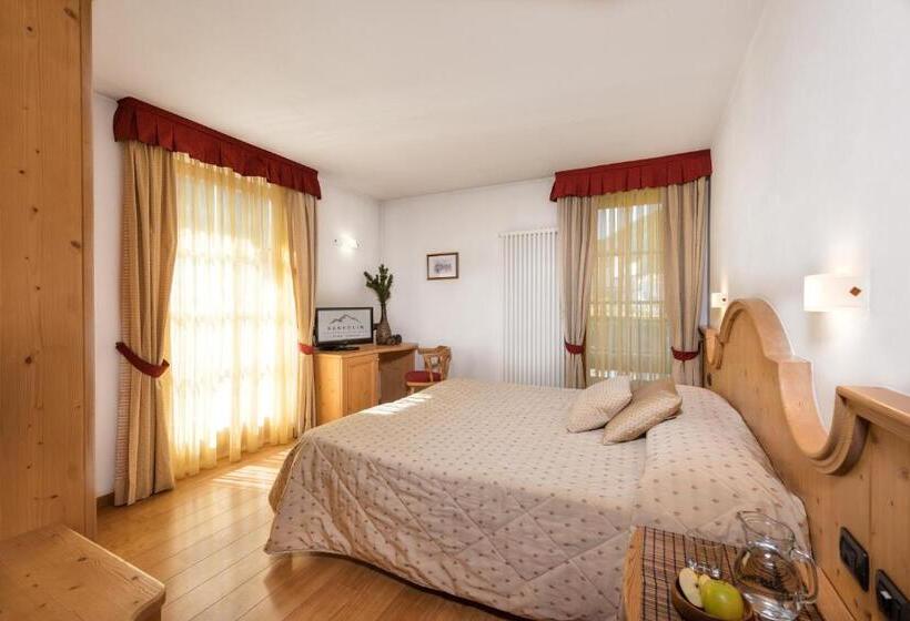 اتاق استاندارد سه تخته با بالکن, Romantic Charming Hotel Rancolin