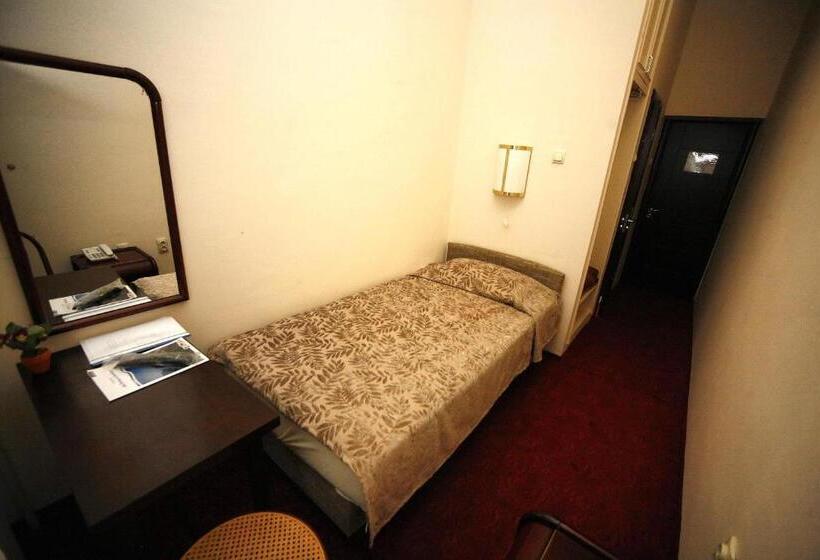 اتاق استاندارد یک نفره, Golden Inn