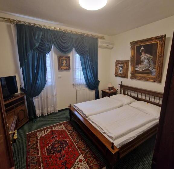 اتاق استاندارد با بالکن, Razgorsek