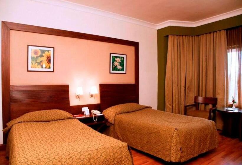 اتاق لوکس, The Retreat Hotel & Convention Centre
