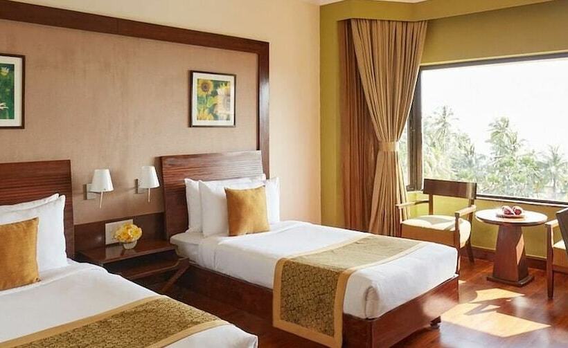 اتاق لوکس, The Retreat Hotel & Convention Centre