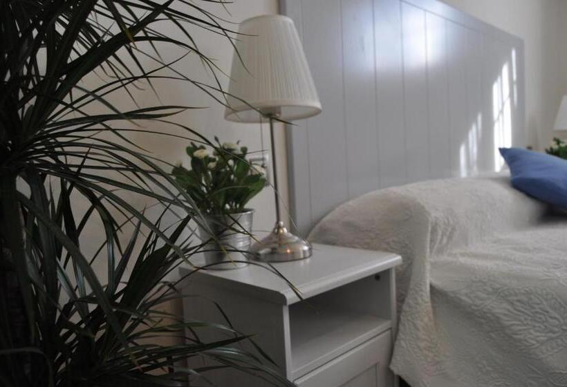 غرفة قياسية ثلاثية, Welcome Inn Nerja Guest House Luxury Bed & Breakfast
