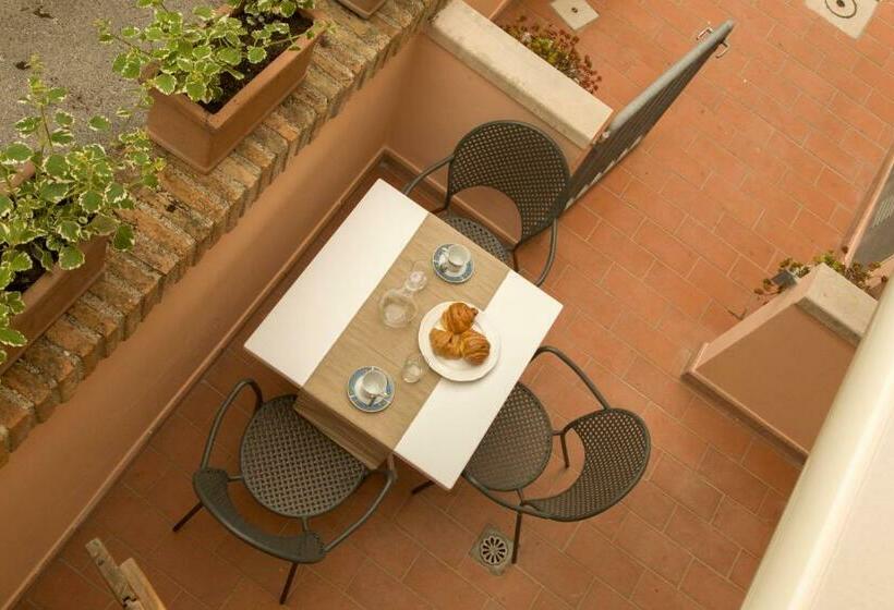 استودیوی استاندارد, Falesiaconero