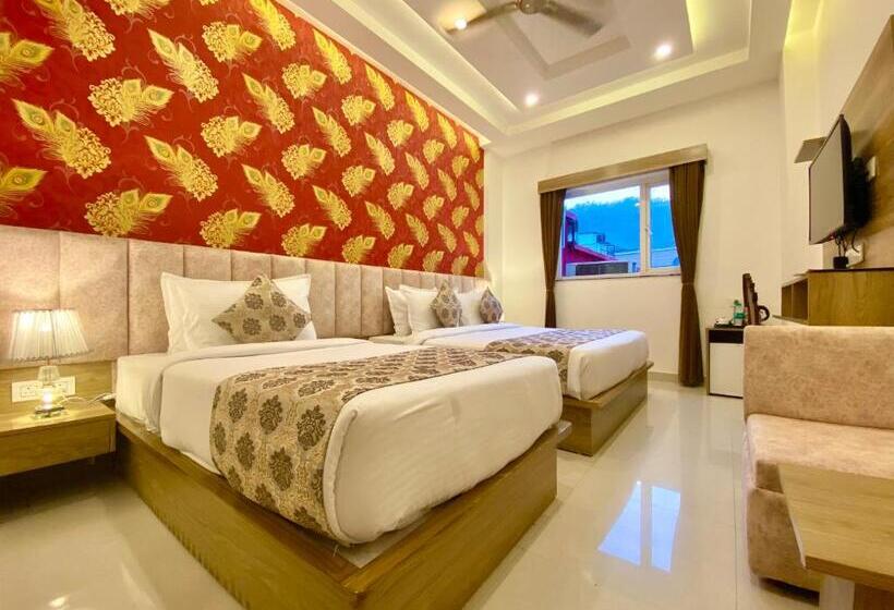Номер Стандарт Трехместный, Arogyadham Retreat