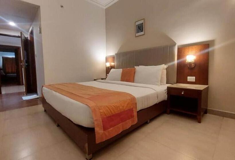 Deluxe Room, Cochin Palace