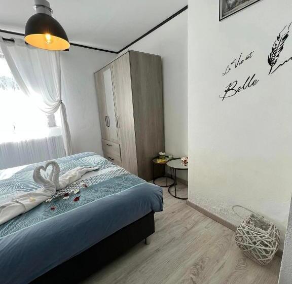 Апартаменты 3 Спальни, Le Clos Fleuri