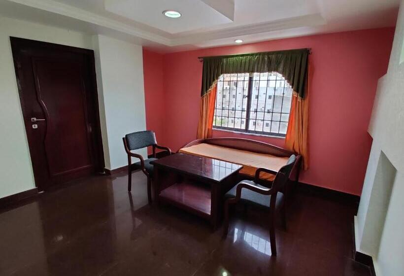 Люкс Deluxe Кровать Кинг, Gangavaram Residency
