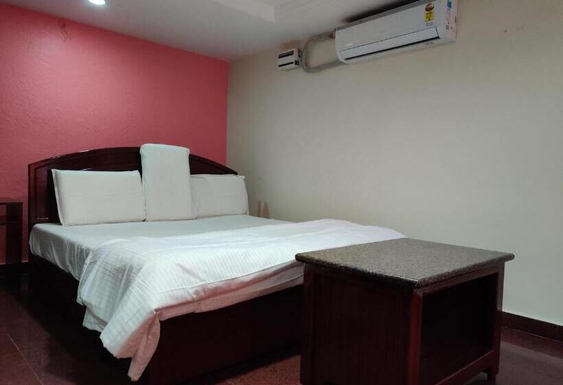 Люкс Deluxe Кровать Кинг, Gangavaram Residency