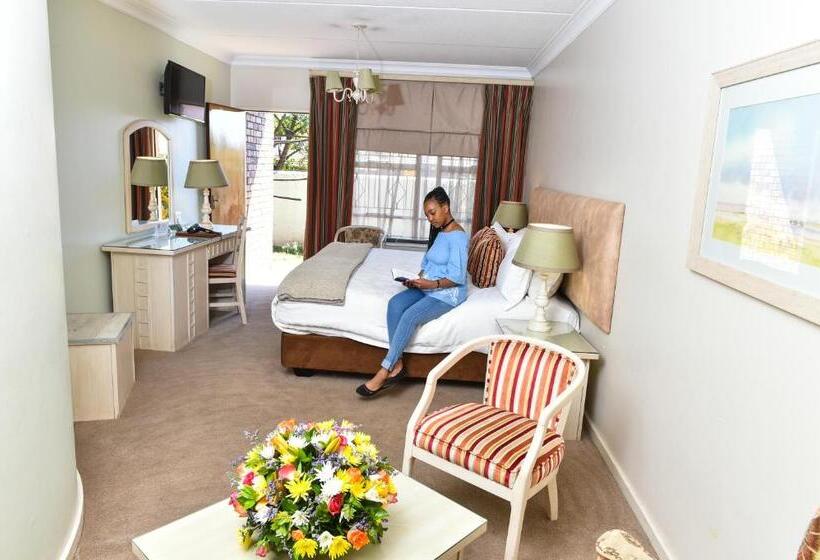 Quarto Standard Casa de Banho Partilhada, Cedarwoods Of Sandton