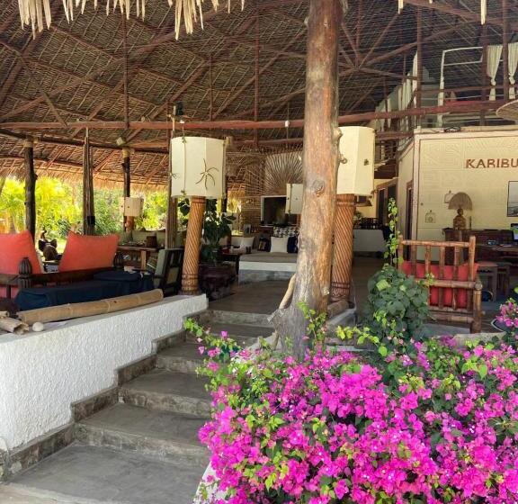 سوییت, Lions  Luxury Eco Resort & Spa