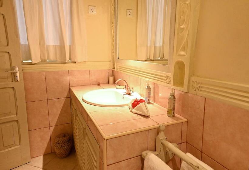 اتاق لوکس, Lions  Luxury Eco Resort & Spa