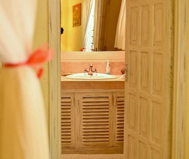 اتاق لوکس, Lions  Luxury Eco Resort & Spa