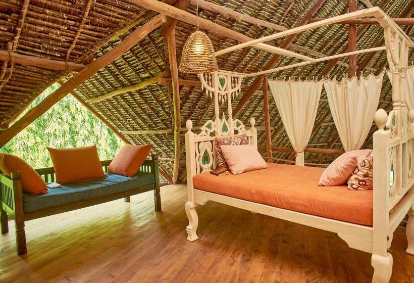 سوییت, Lions  Luxury Eco Resort & Spa