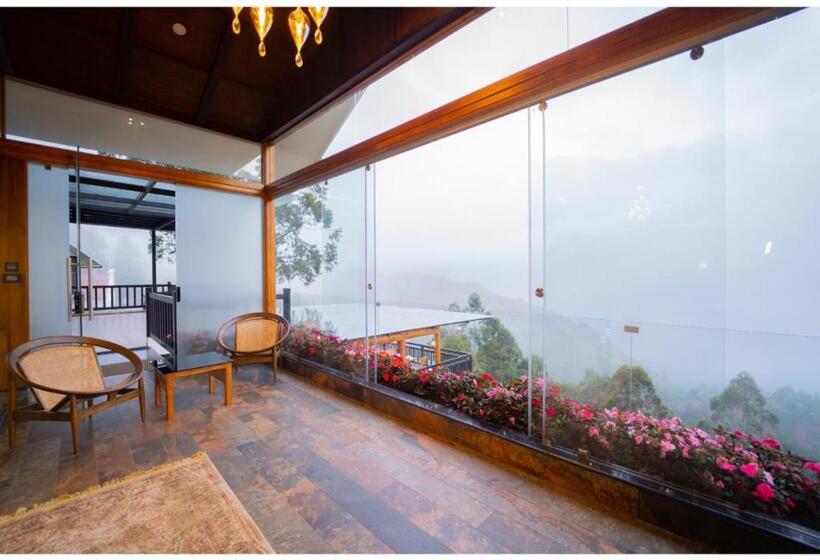 سوئیت رویال, Chandys Drizzle Drops   Munnar Top Station