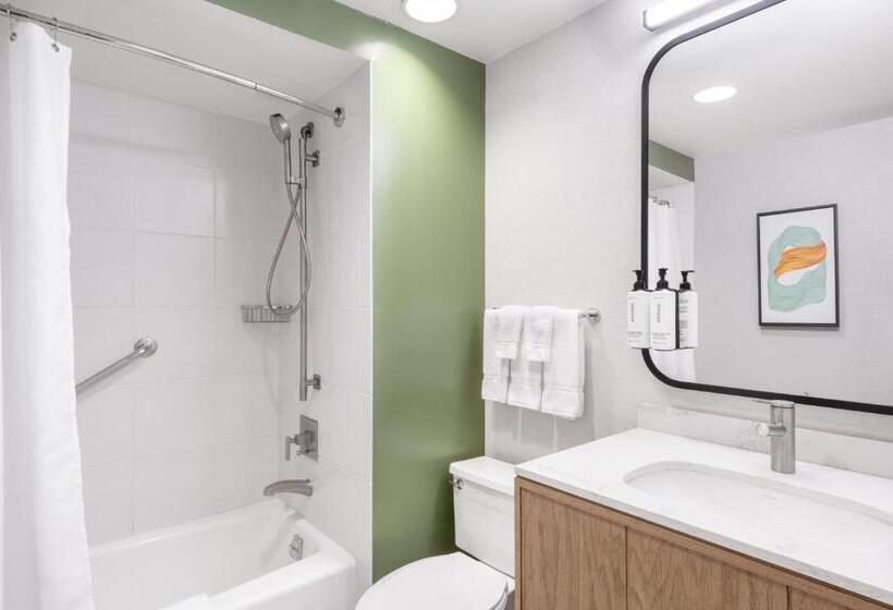 חדר סטנדרט עם מיטת קווין, Voco Chicago Downtown, An Ihg