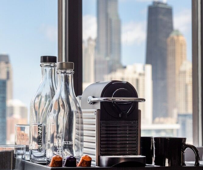 חדר סטנדרט מותאם לאדם עם מוגבלויות, Voco Chicago Downtown, An Ihg