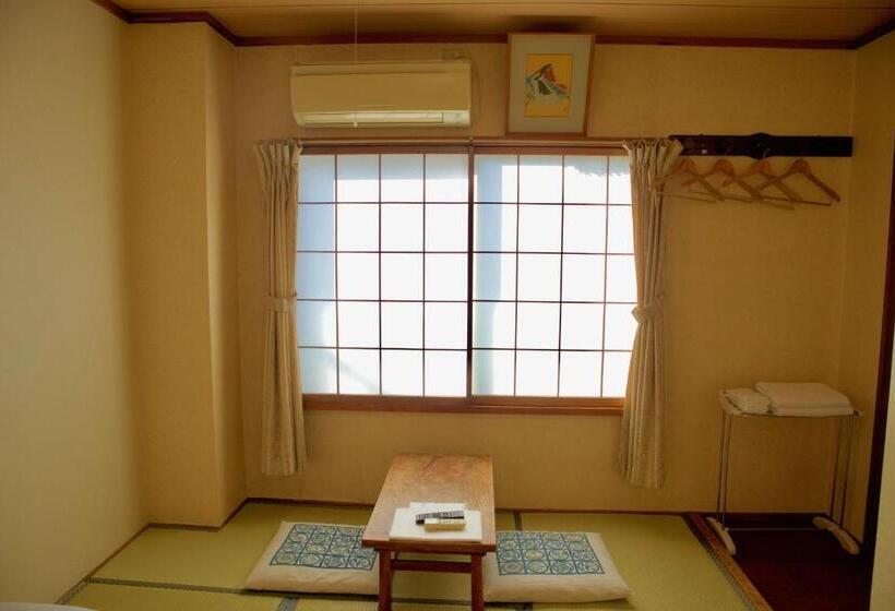 Номер Стандарт Четырехместный Совместный Санузел, City Pension Tommy Rich Inn Kyoto