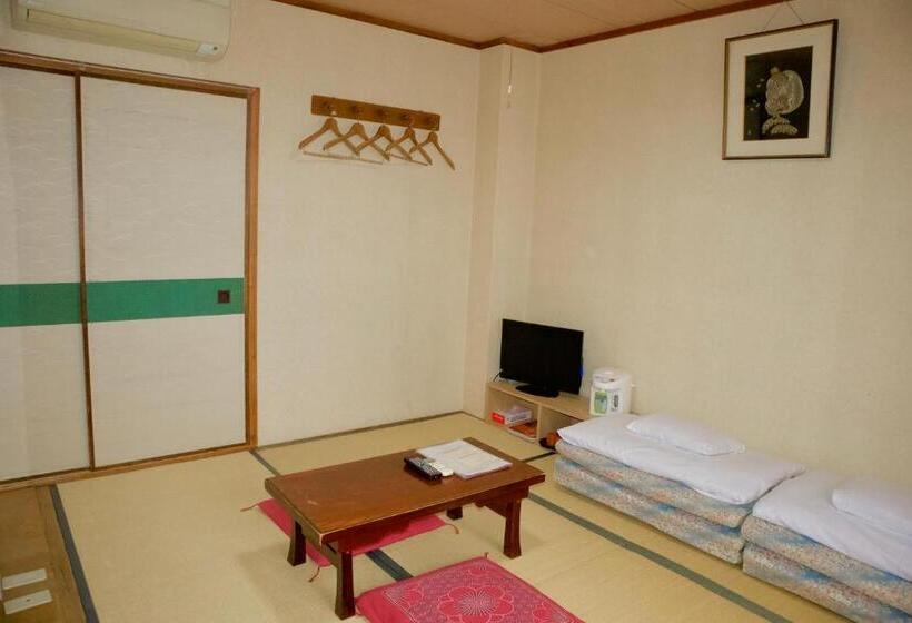 Трехместный Номер Стандарт Совместная Ванная, City Pension Tommy Rich Inn Kyoto